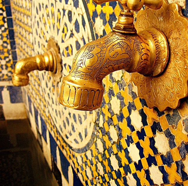 yellow_mosaic_bathroom_tiles_8