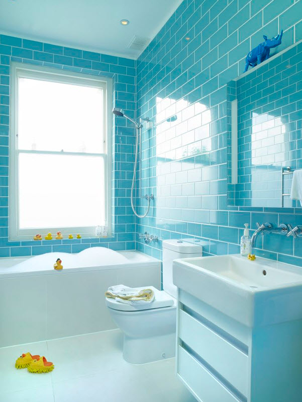 blue_glass_bathroom_tile_31