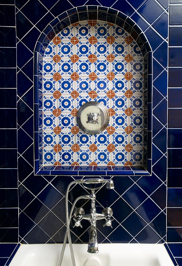 cobalt_blue_bathroom_tile_17