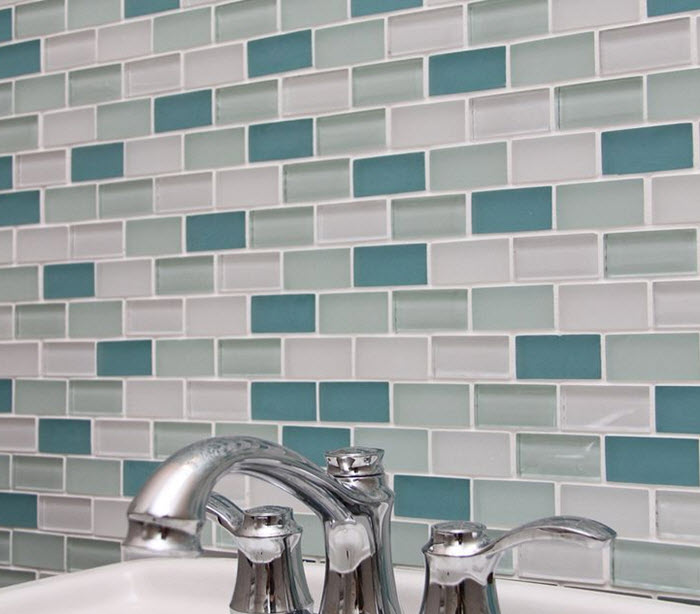 green_glass_bathroom_tile_17