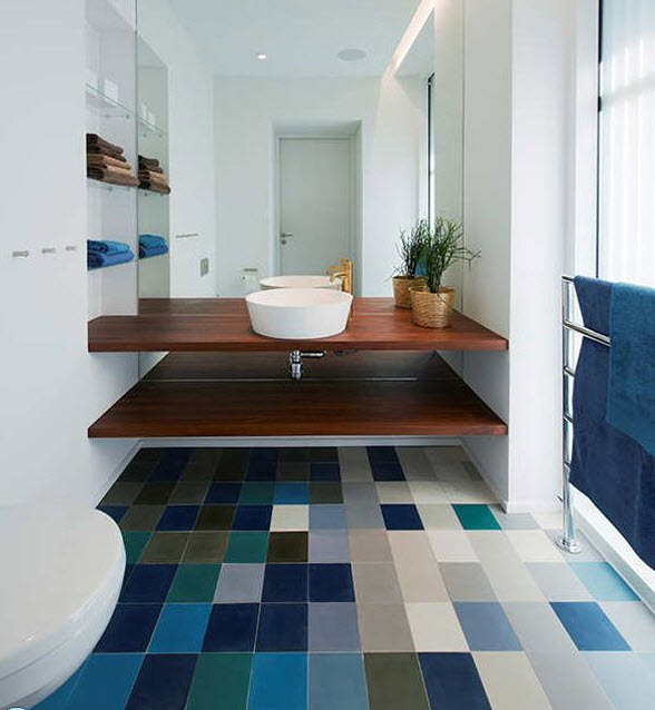 large_blue_bathroom_tiles_4