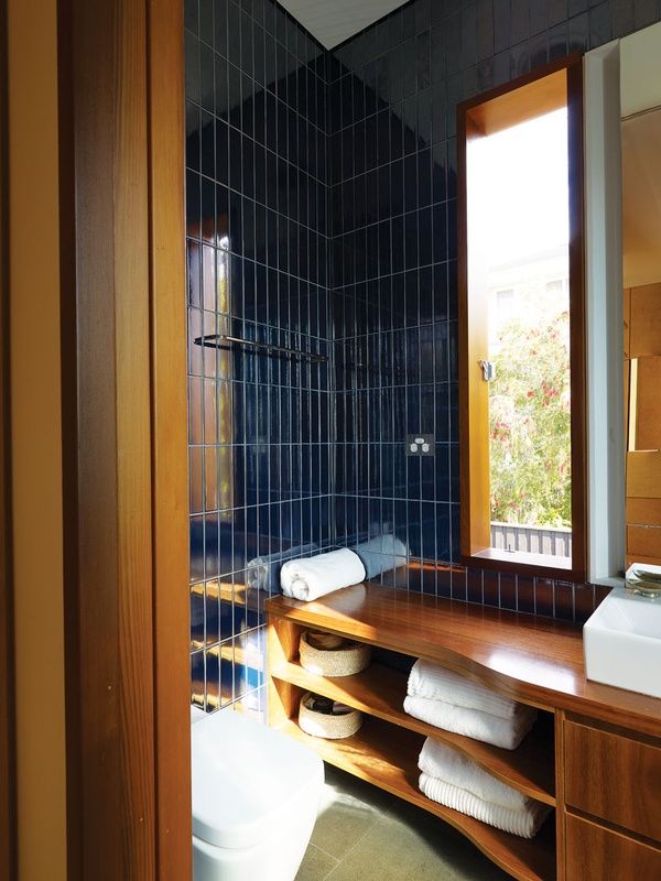 navy_blue_bathroom_tiles_28