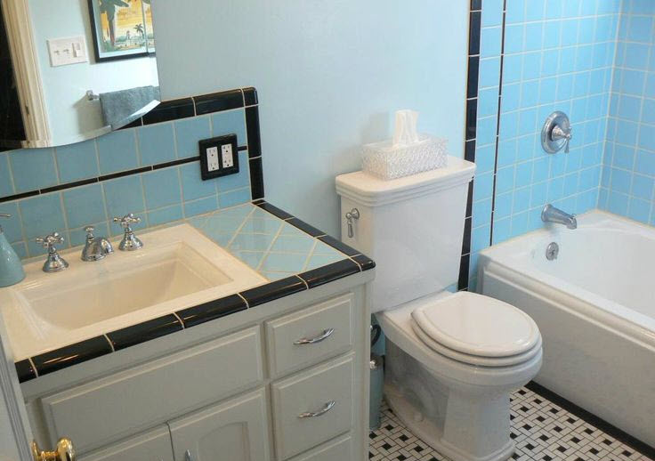 retro_blue_bathroom_tile_32