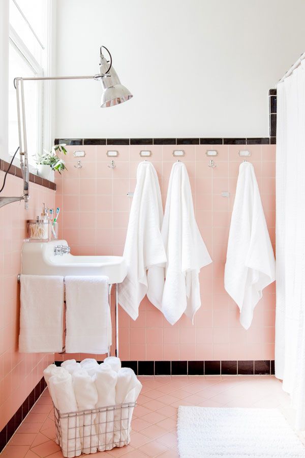 retro_pink_bathroom_tile_32