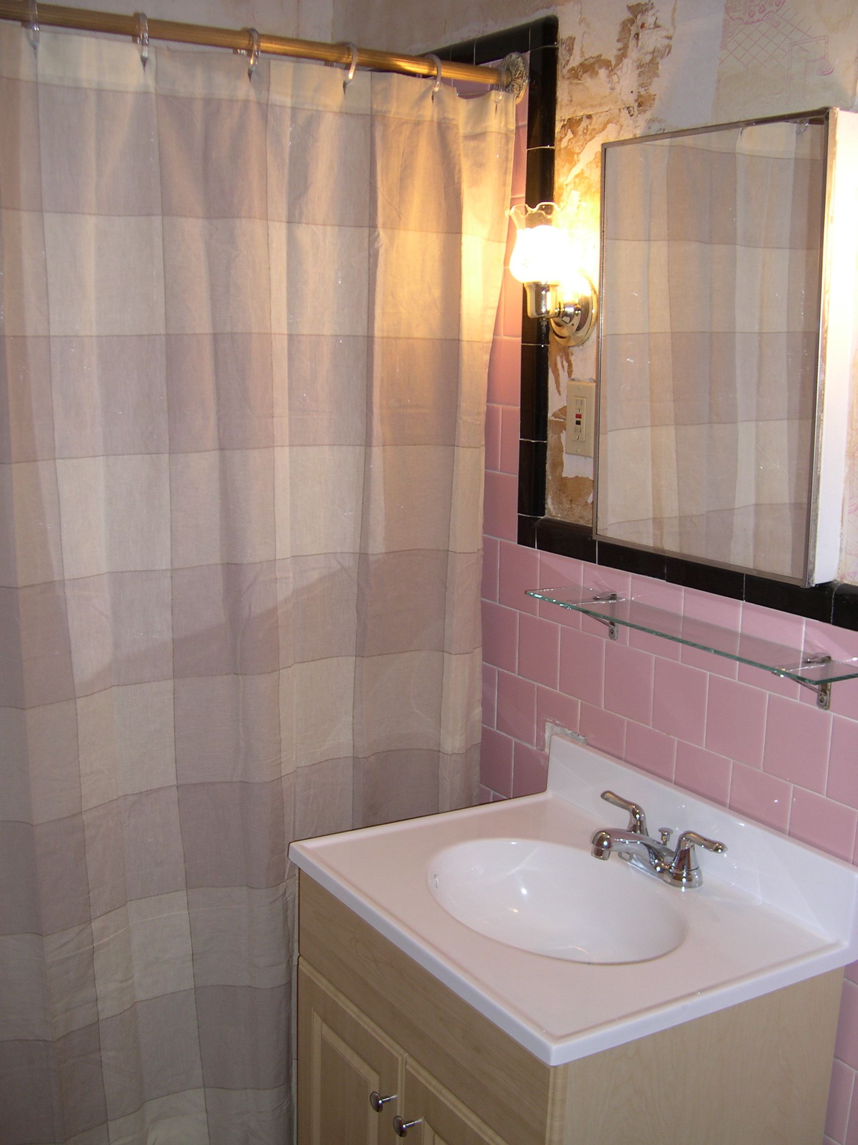 our-pink-tile-with-new-curtain