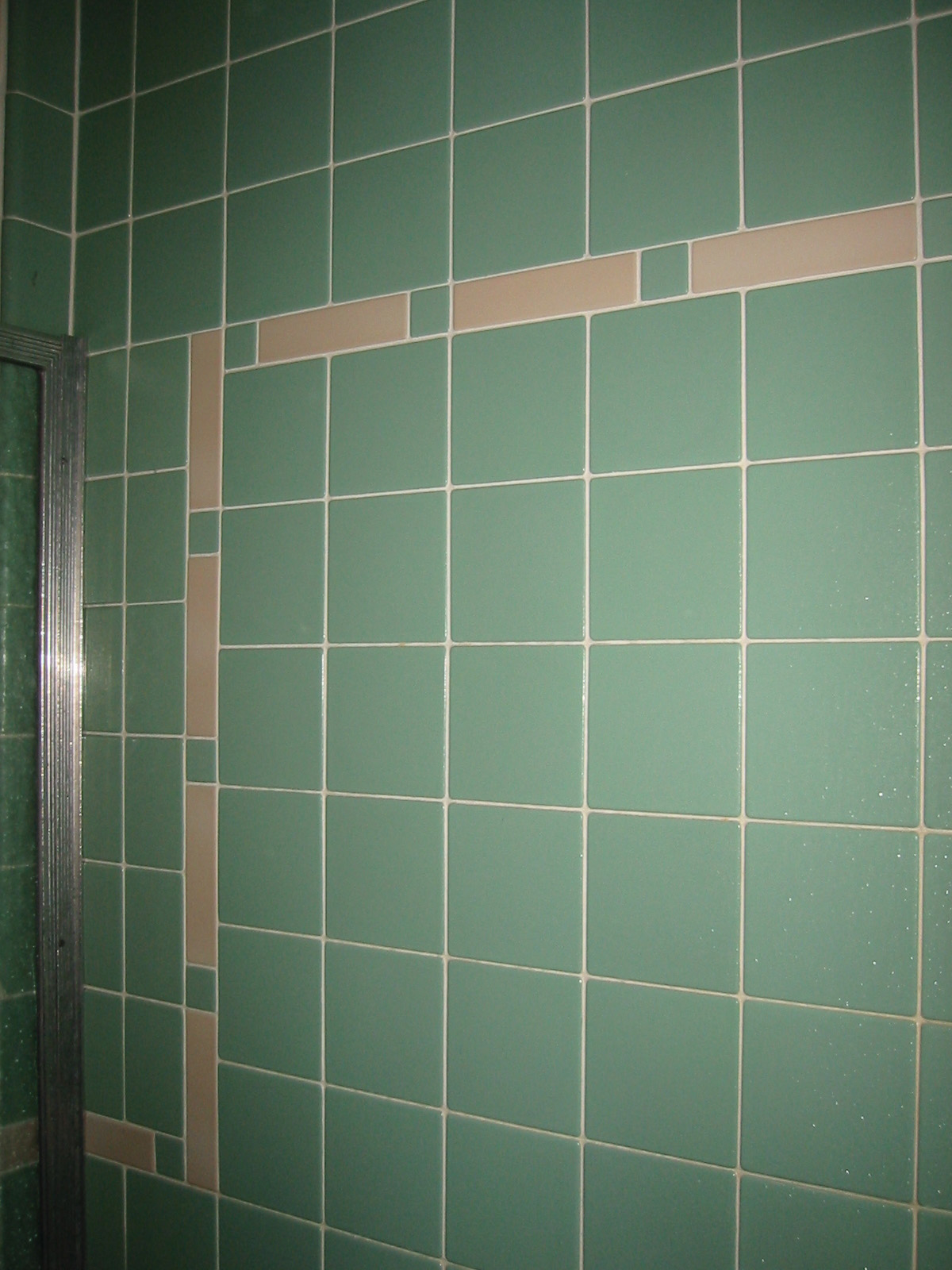 green-wall-tiles-1930s-bathroom-design-ideas