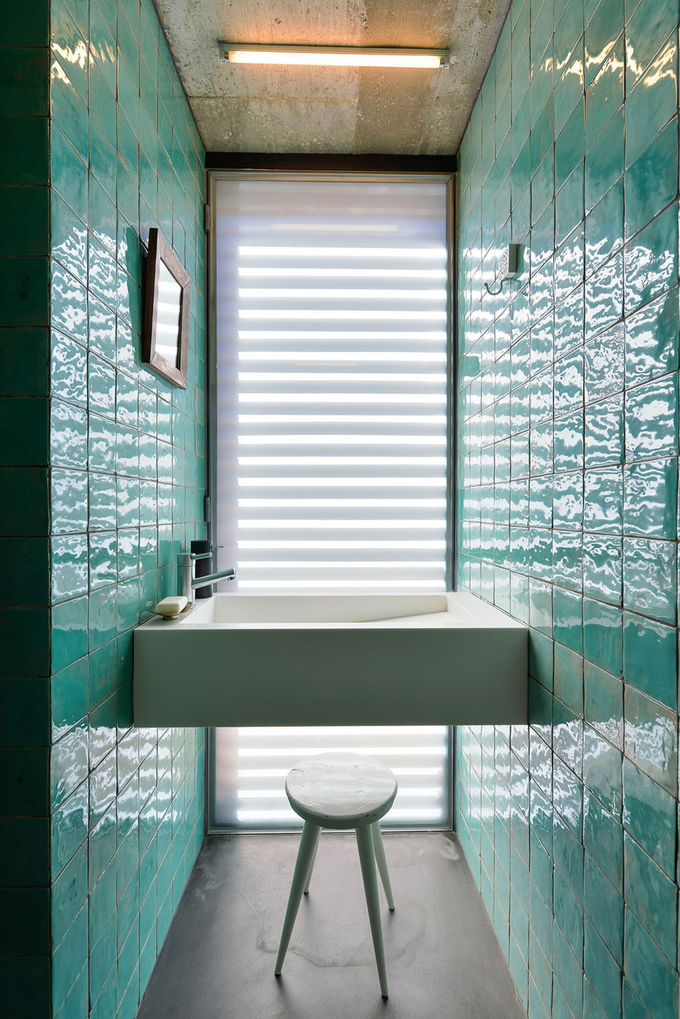 seafoam-reflective-tile-1-thumb-970xauto-52611