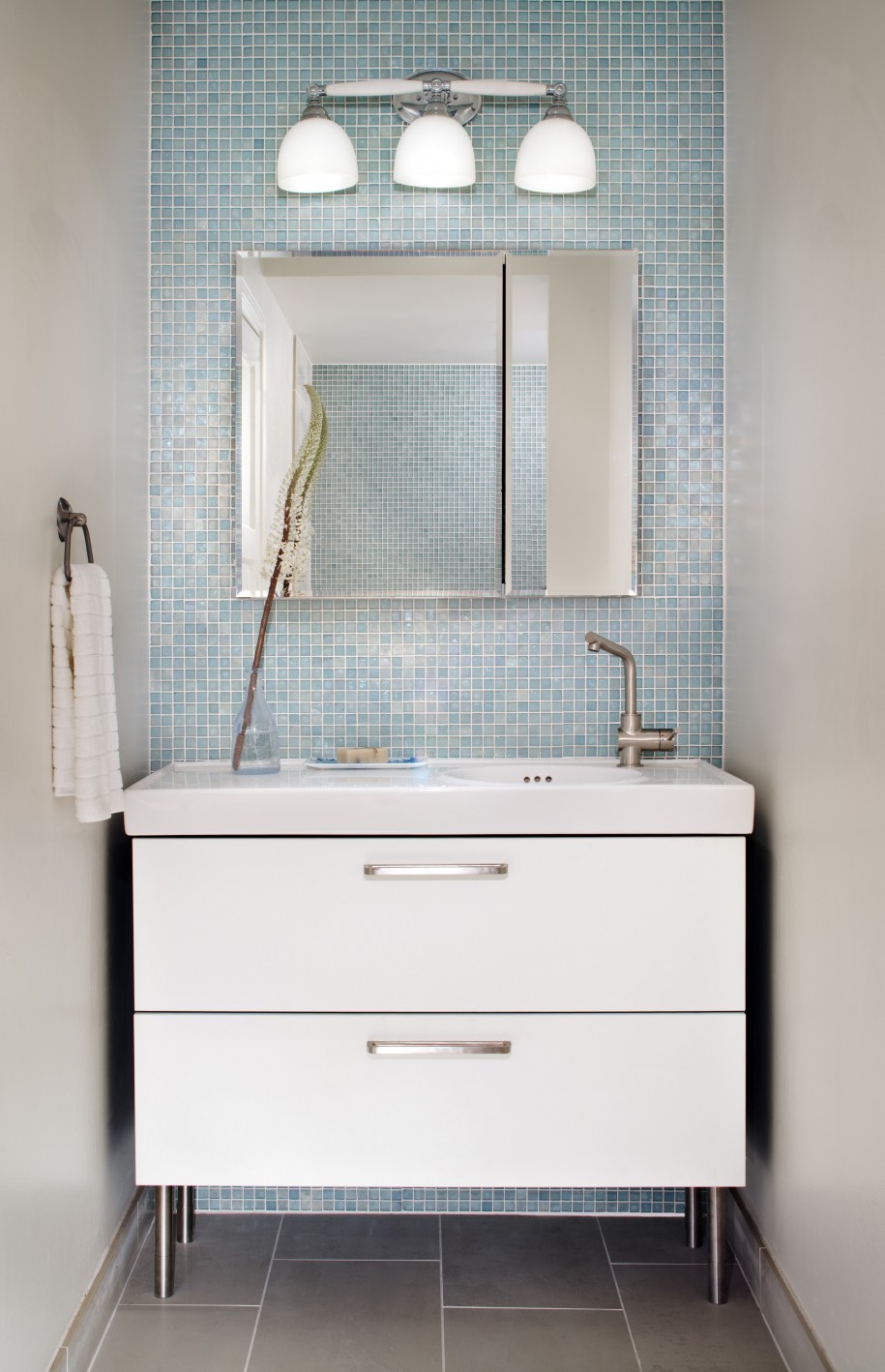 27 great ideas about sea glass bathroom tile
