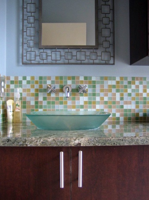 glass-tile-bathroom-backsplash