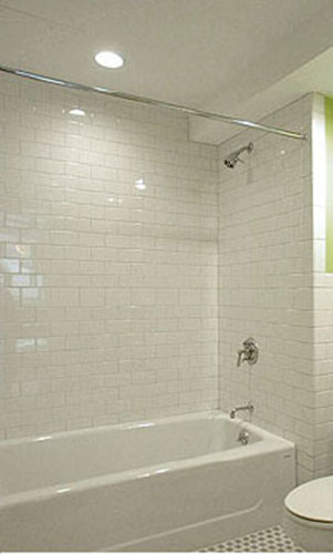 incredible-glass-tile-tub-surround-Dkjg2