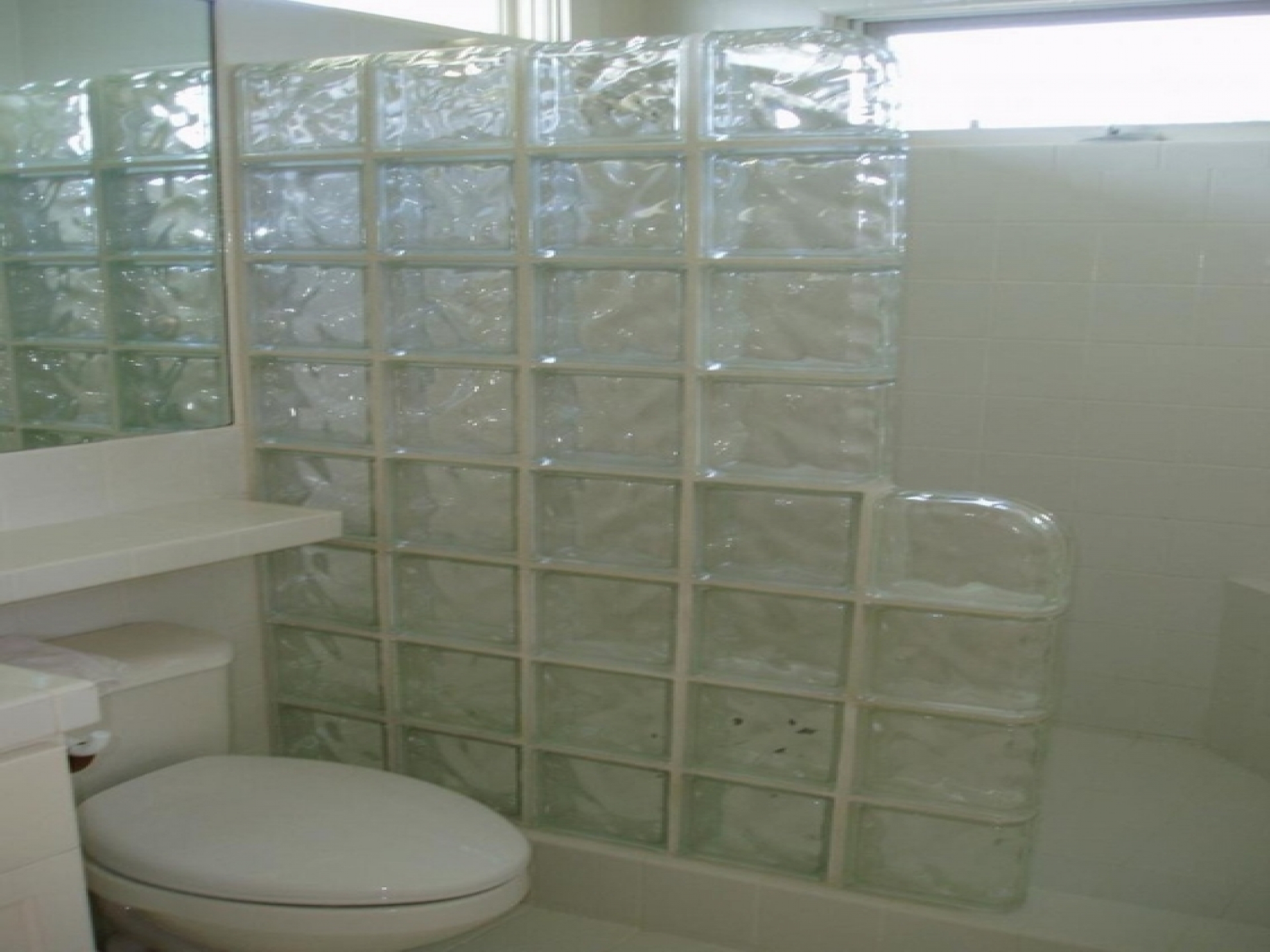 1920x1440-clear-luxury-bathroom-glass-tile-ideas