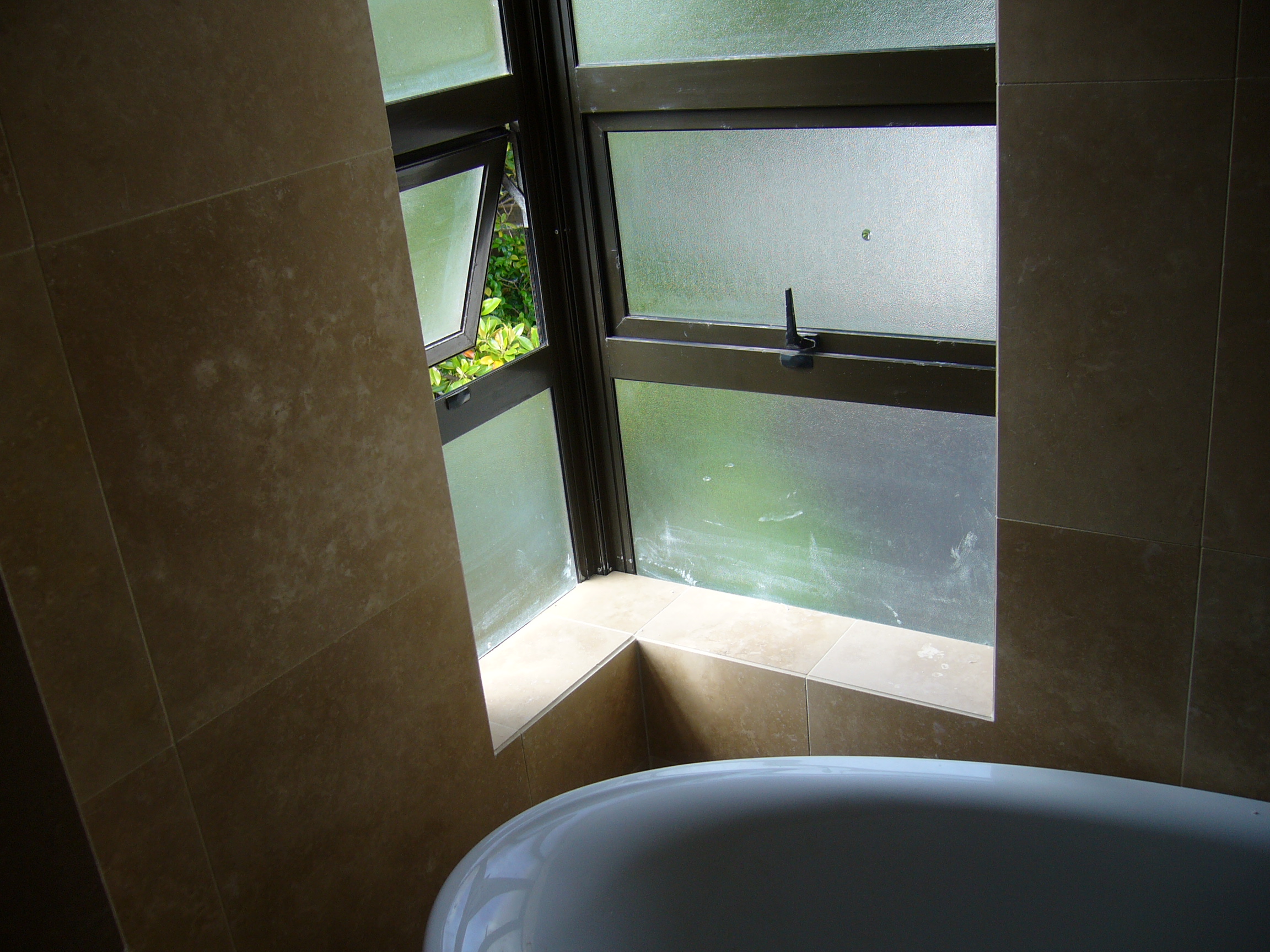 2natural-stone-Remuera-bathroom11