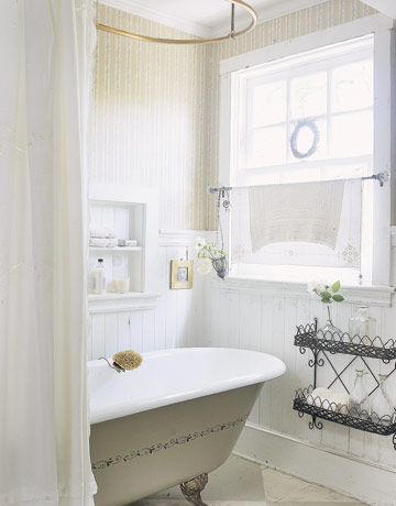 54eade43786df_-_bathroom-tub-window-htours0606-de