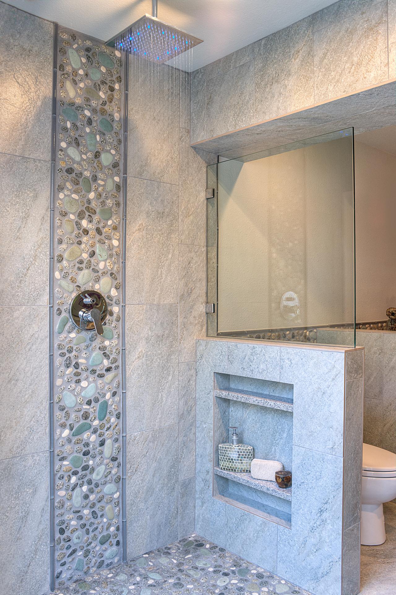 31 great ideas and pictures of river rock tiles for the bathroom