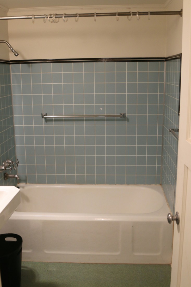 Before-Photo-Bathroom-Remodel-Remodelista-7