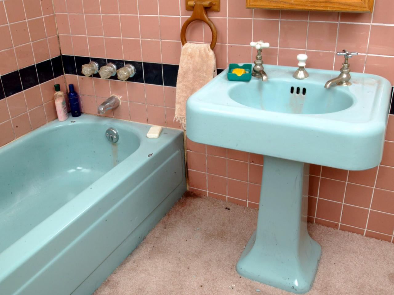 CI-Miracle-Method_bathroom-sink-before_h.jpg.rend.hgtvcom.1280.960