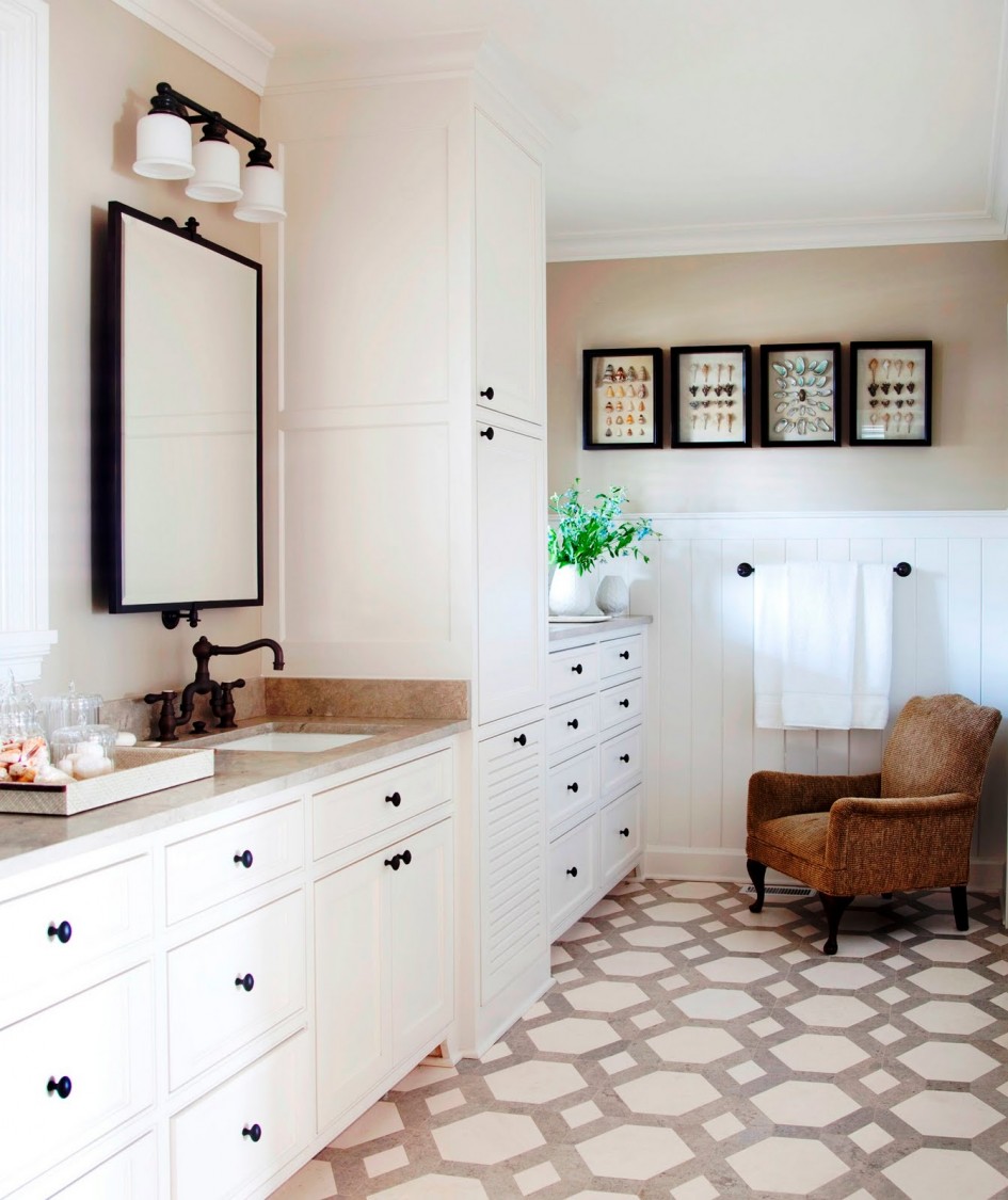 Classic-Interior-Bathroom-Design-with-Cool-vintage-bathroom-tile-patterns-with-Cute-flooring-and-Comfy-armchair-Ideas