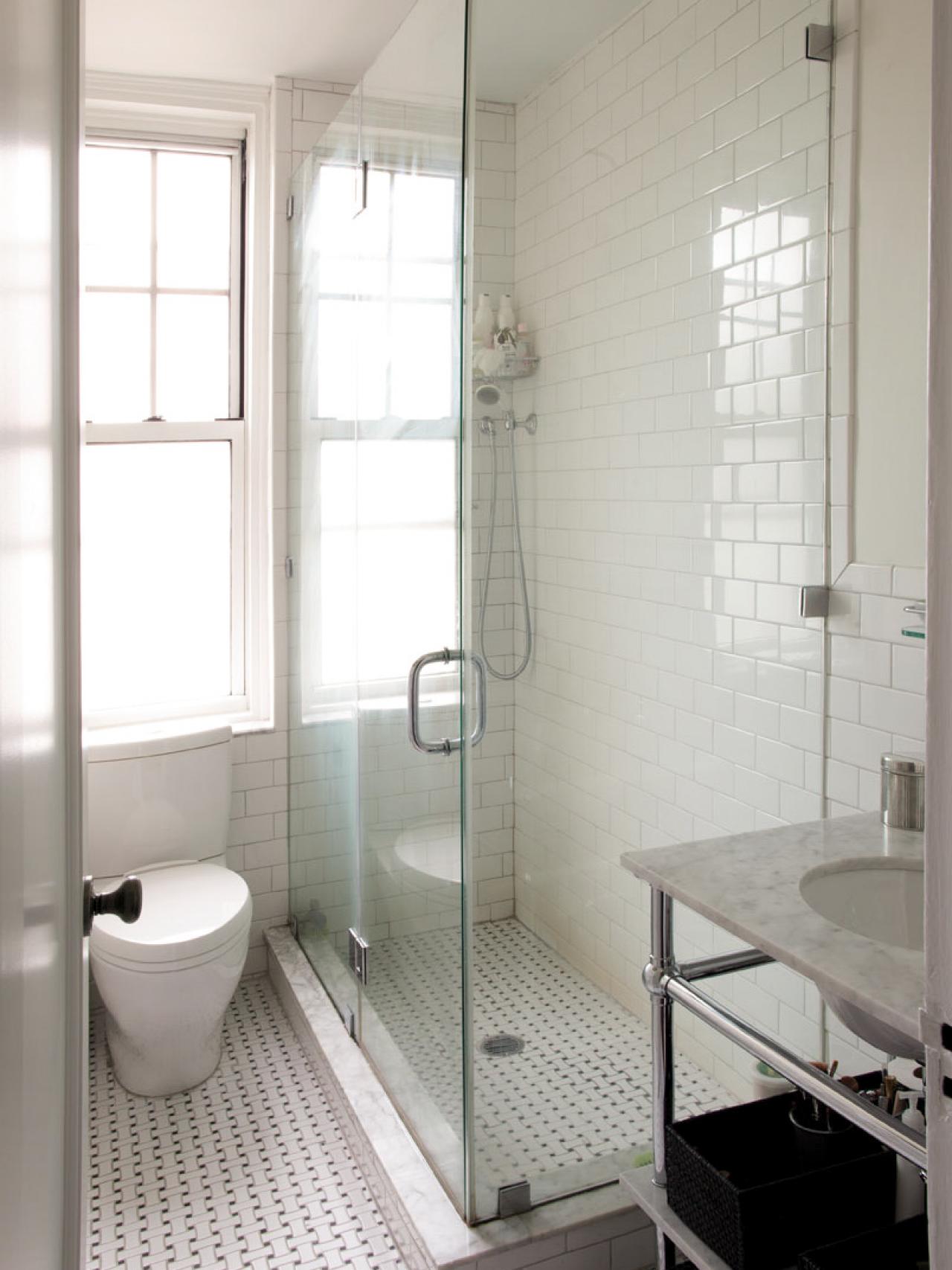 DP_Design-Development-traditional-white-bathroom-shower_v.jpg.rend.hgtvcom.1280.1707