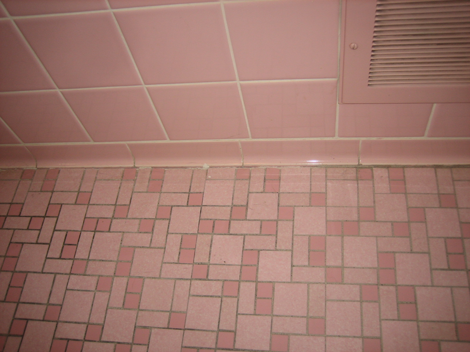 Grouting-Pink-Bathroom-004