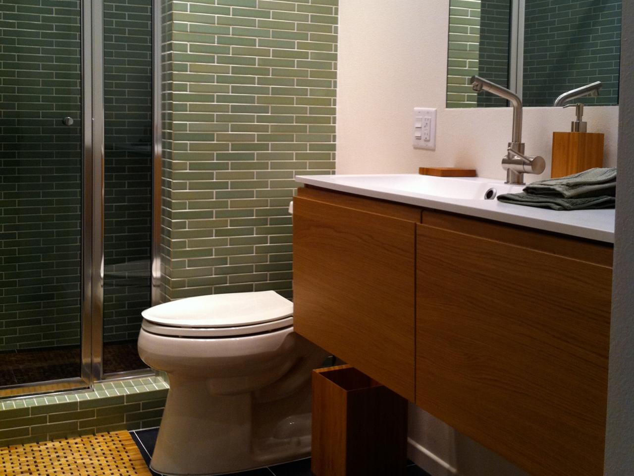 RMS-emanueljay_bathroom-mid-century-modern-vanity-toilet-shower-tile_s4x3.jpg.rend.hgtvcom.1280.960