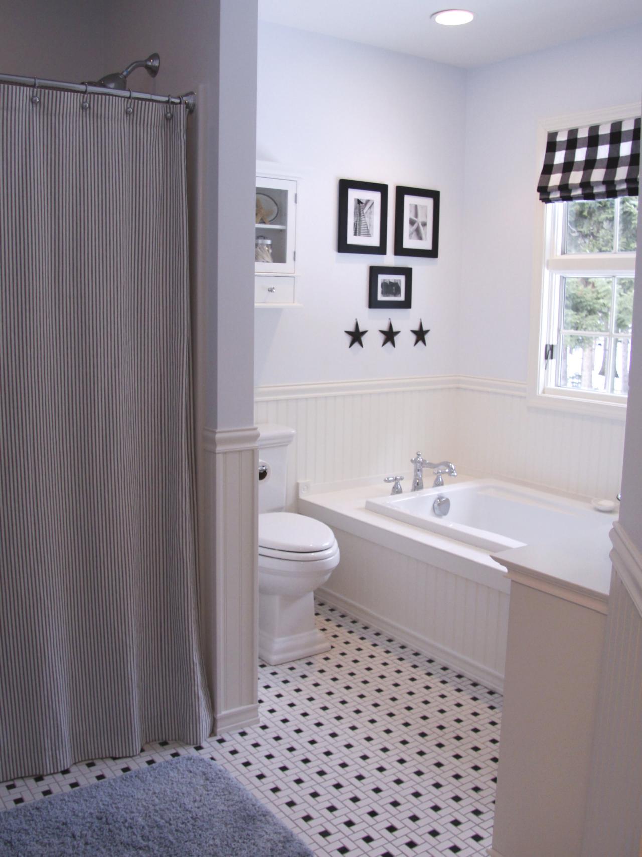 RMS_barbara61-black-white-country-style-bathroom_s3x4.jpg.rend.hgtvcom.1280.1707