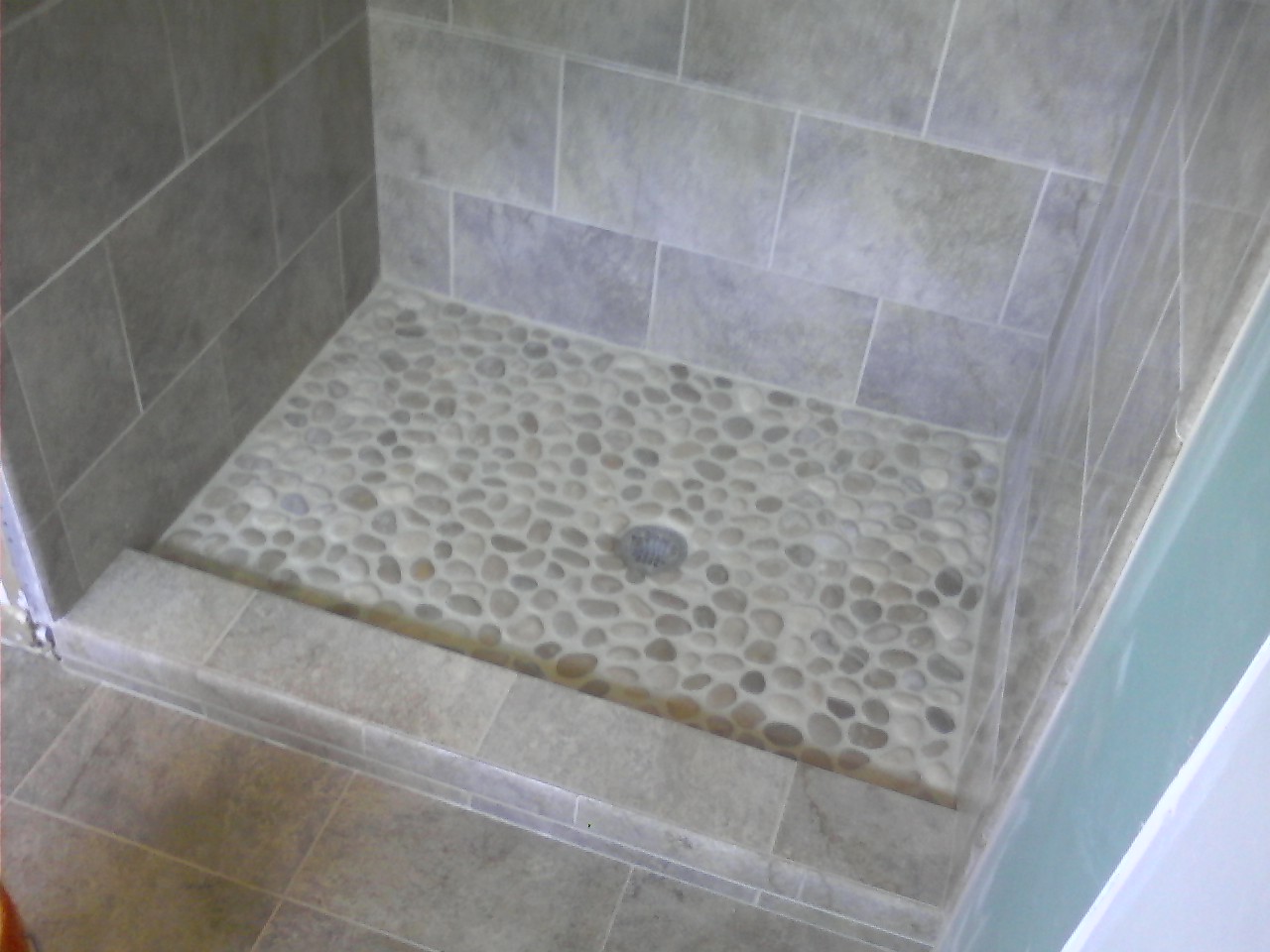 River-rock-shower-floor-ideas