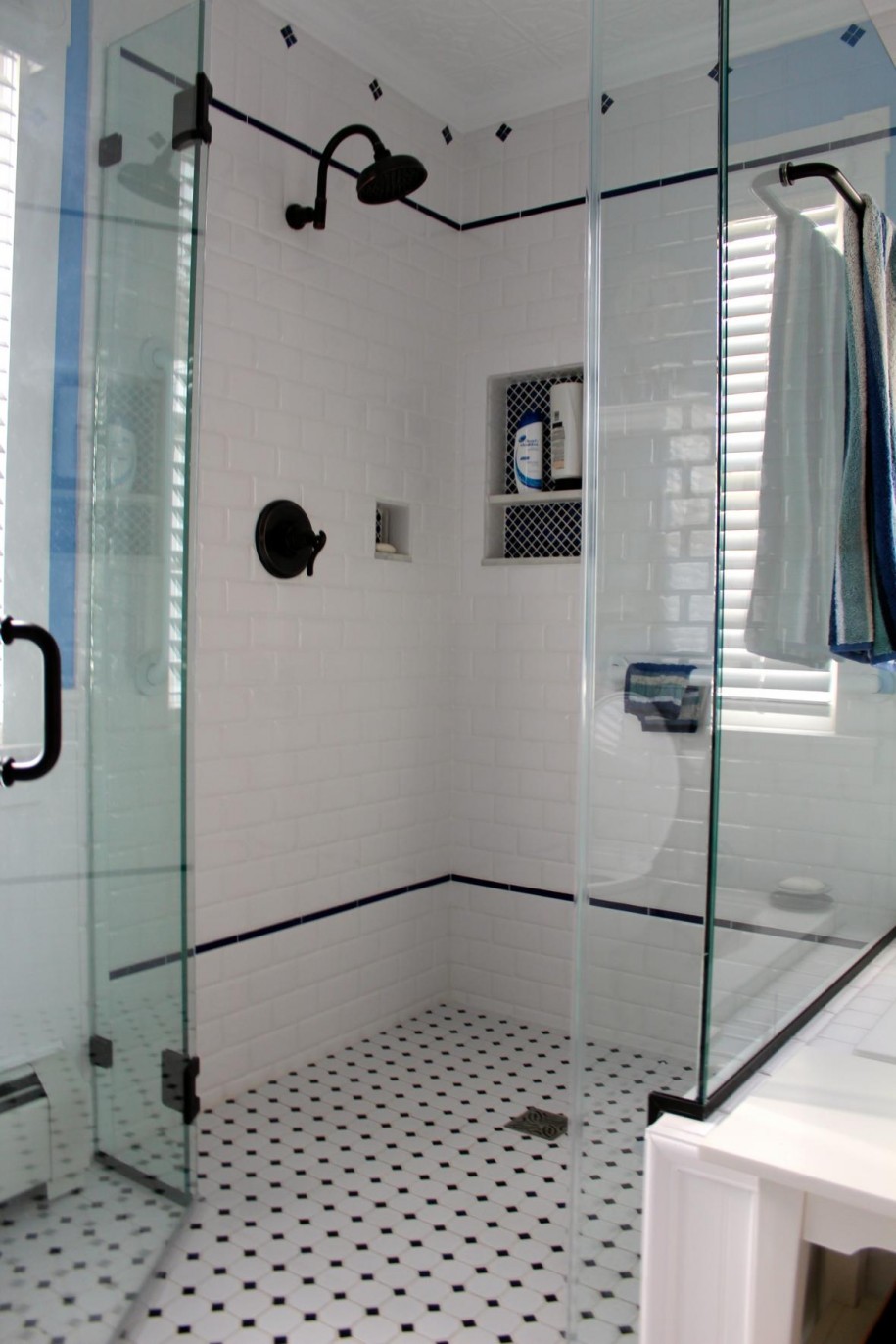Stunning-Shower-Cubicle-Area-Design-With-Glasses-Door-And-Stunning-Vintage-Bathroom-Tile-Patterns-Ideas