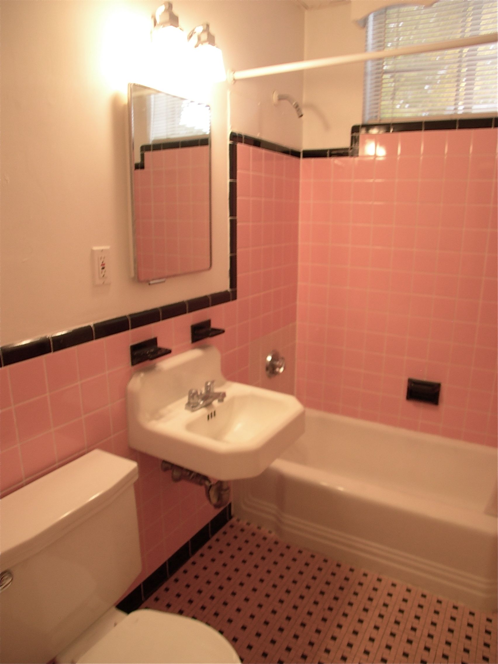 30 magnificent ideas and pictures of 1950s bathroom tiles designs