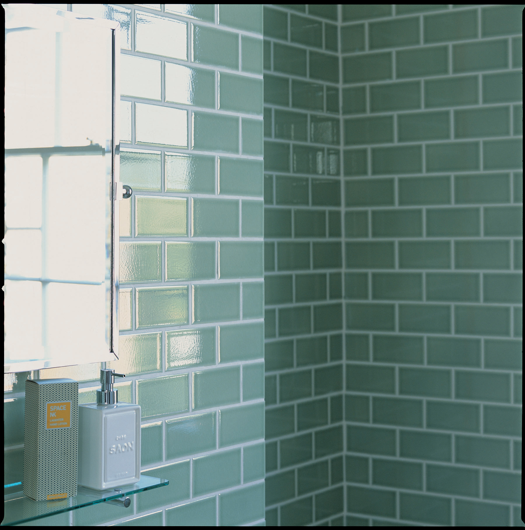 31 great pictures and ideas  of old fashioned bathroom  tile  