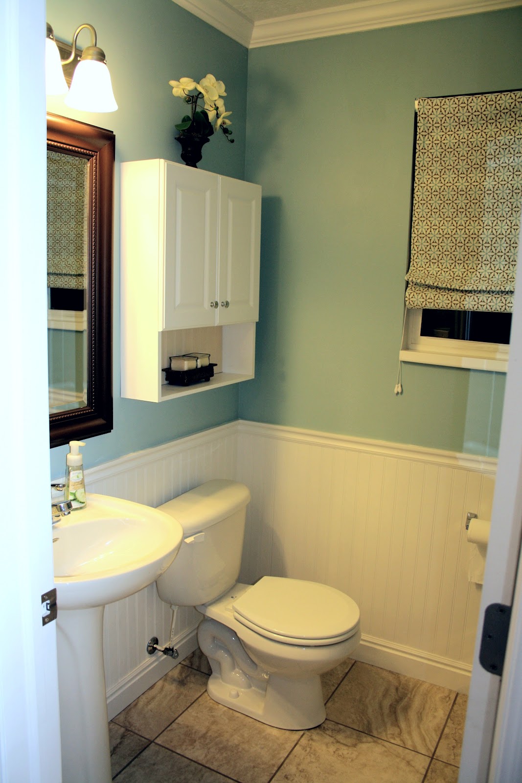 bathroom-complete-bathroom-ideas-makeover-with-beadboard-wainscoting-walls-and-nice-hanging-cabinet-also-natural-stone-floor-tiles-makeover-bathroom-ideas-picture-using-beadboard