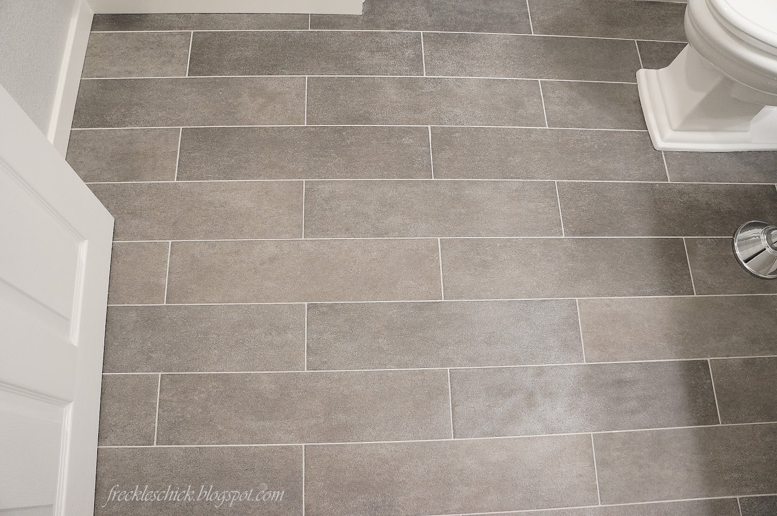 beautiful-bathroom-flooring-with-plank-bathroom-floor-tiles