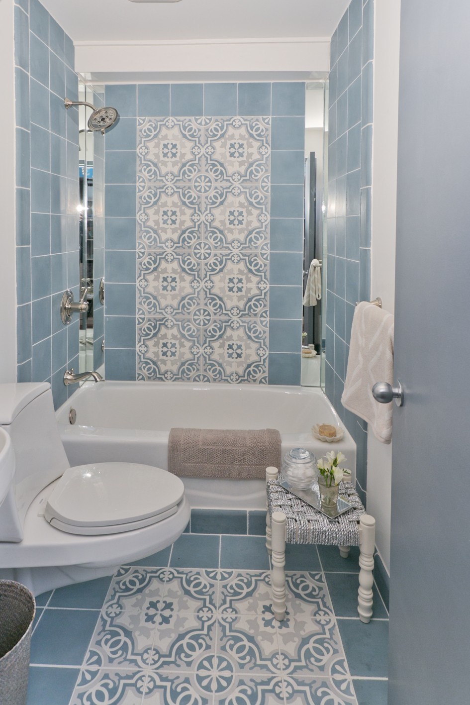 beautiful-minimalist-blue-tile-pattern-bathroom-decor-also-cute-bathtub - Copy