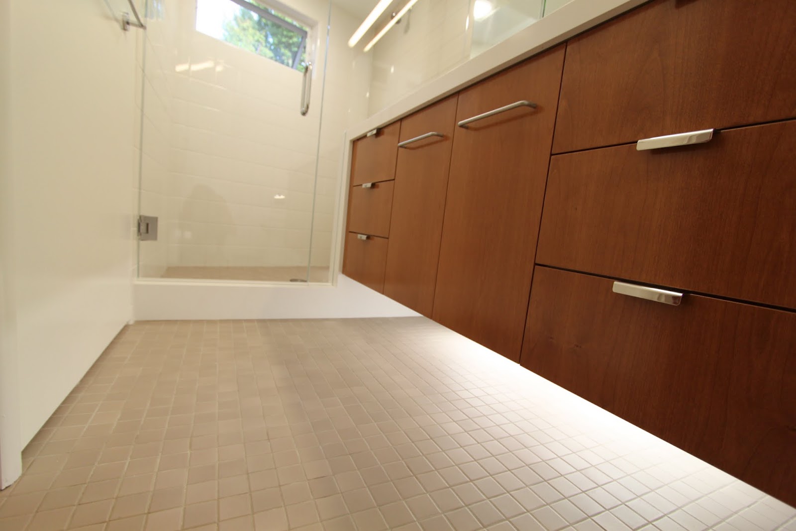 easy-on-the-eye-mid-century-modern-bathroom-sink