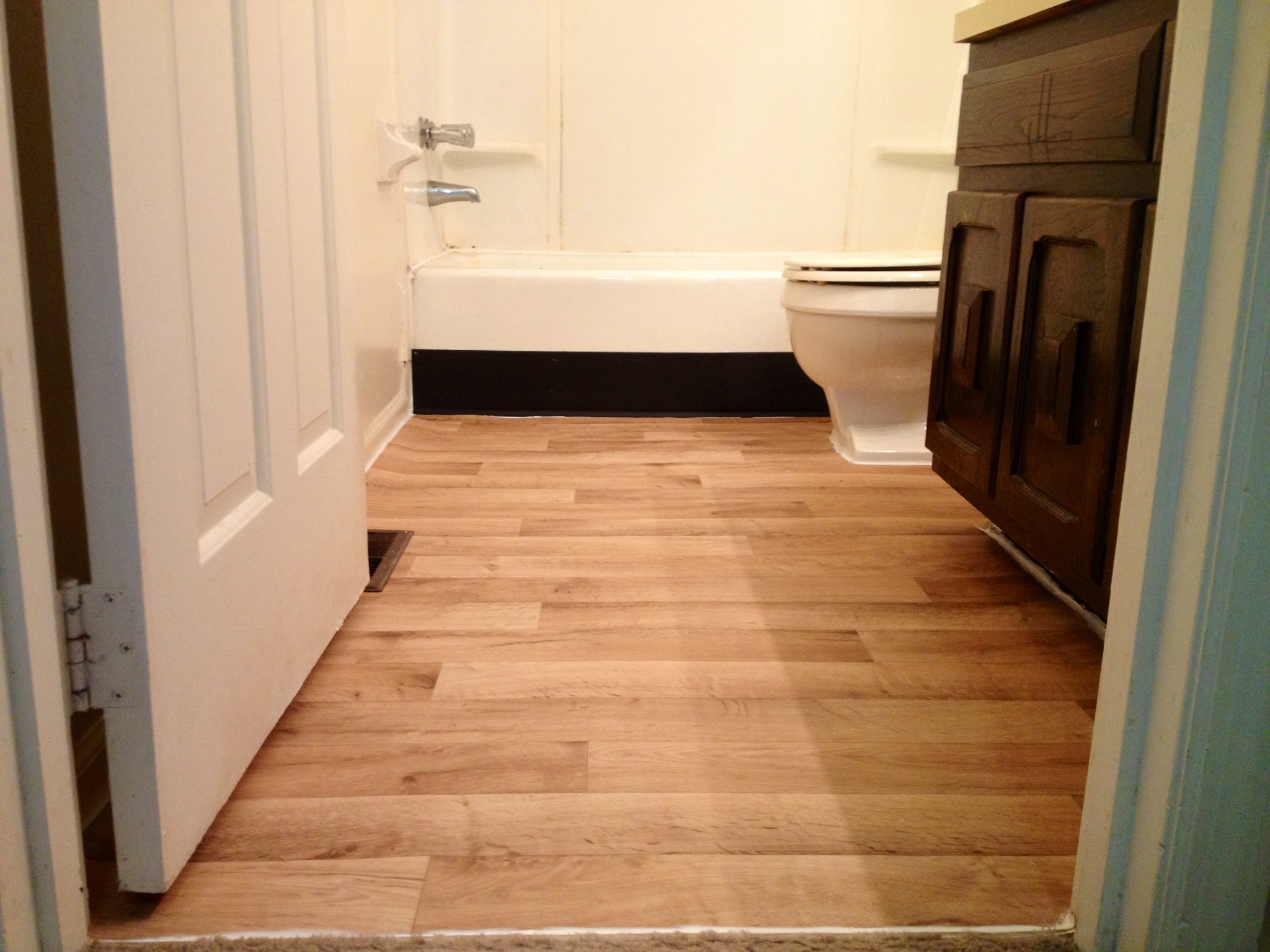 31 stunning pictures and ideas  of vinyl  flooring  bathroom  