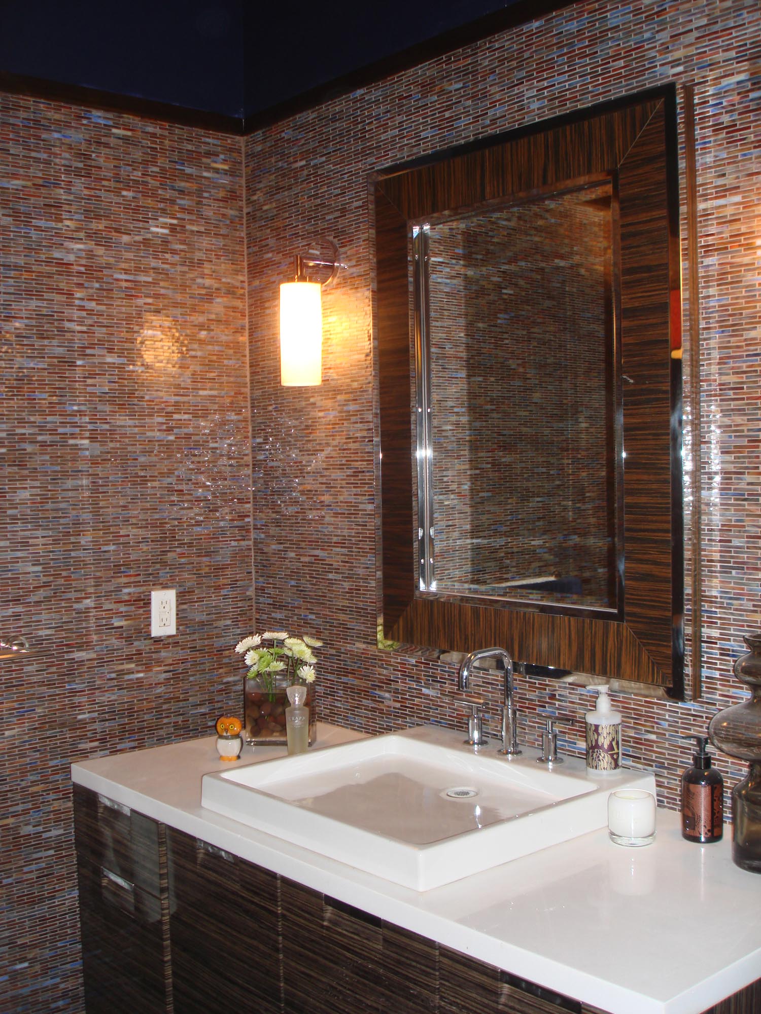 glass-mossaic-tile-bathroom-steam-shower-and-niche