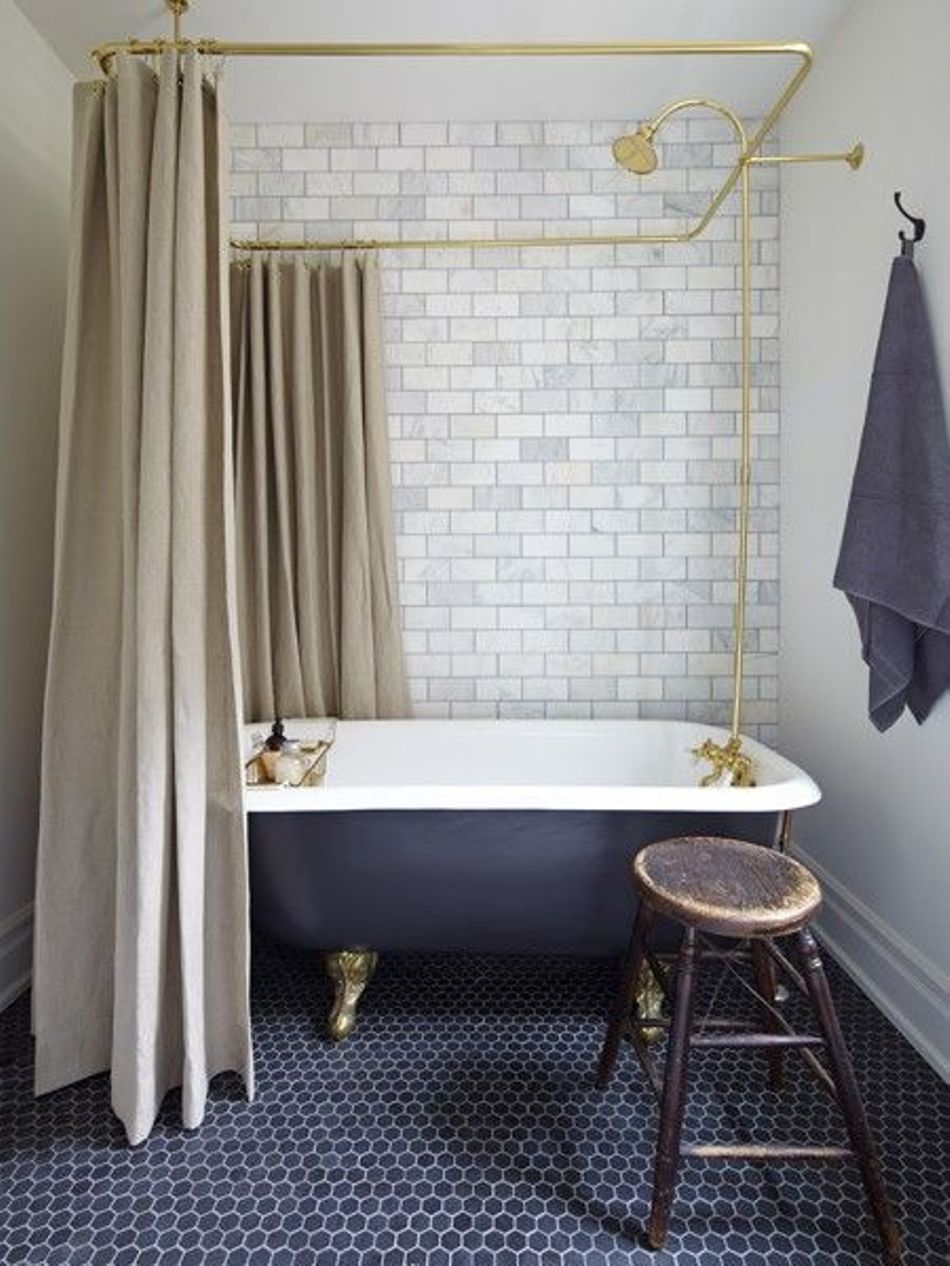 marble-tile-backsplash-bathroom