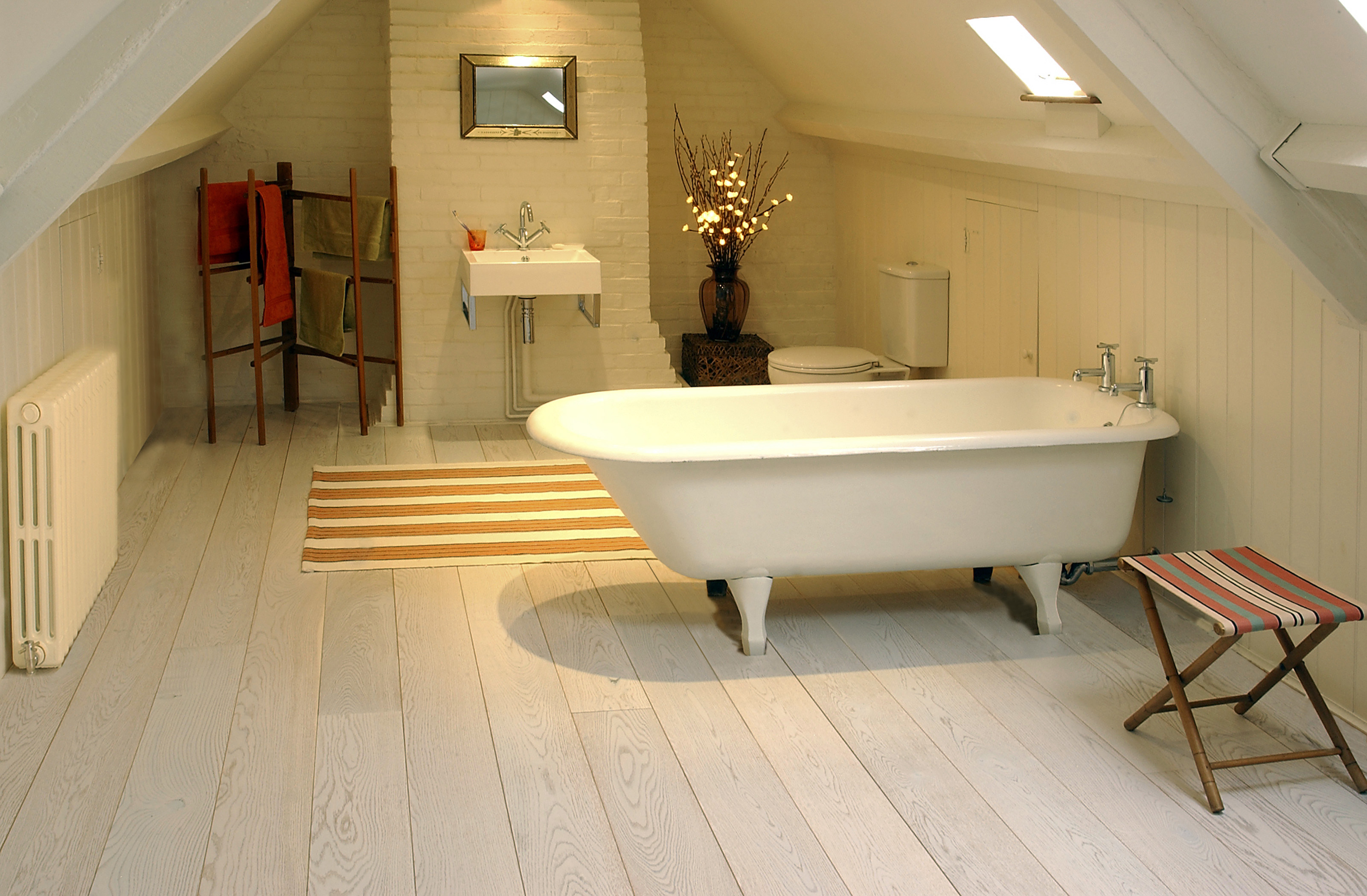 oak-engineered-white-washed-oiled-180mm-bathroom