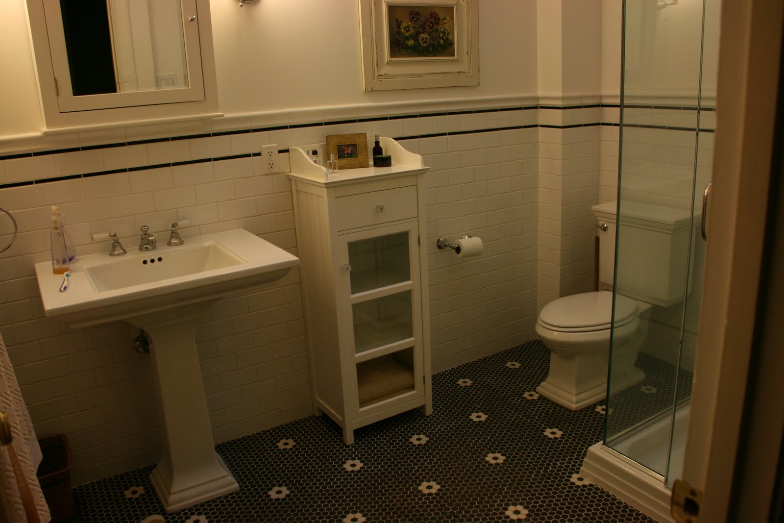 tile-bathroom-wall-design-black-white-floor-157073