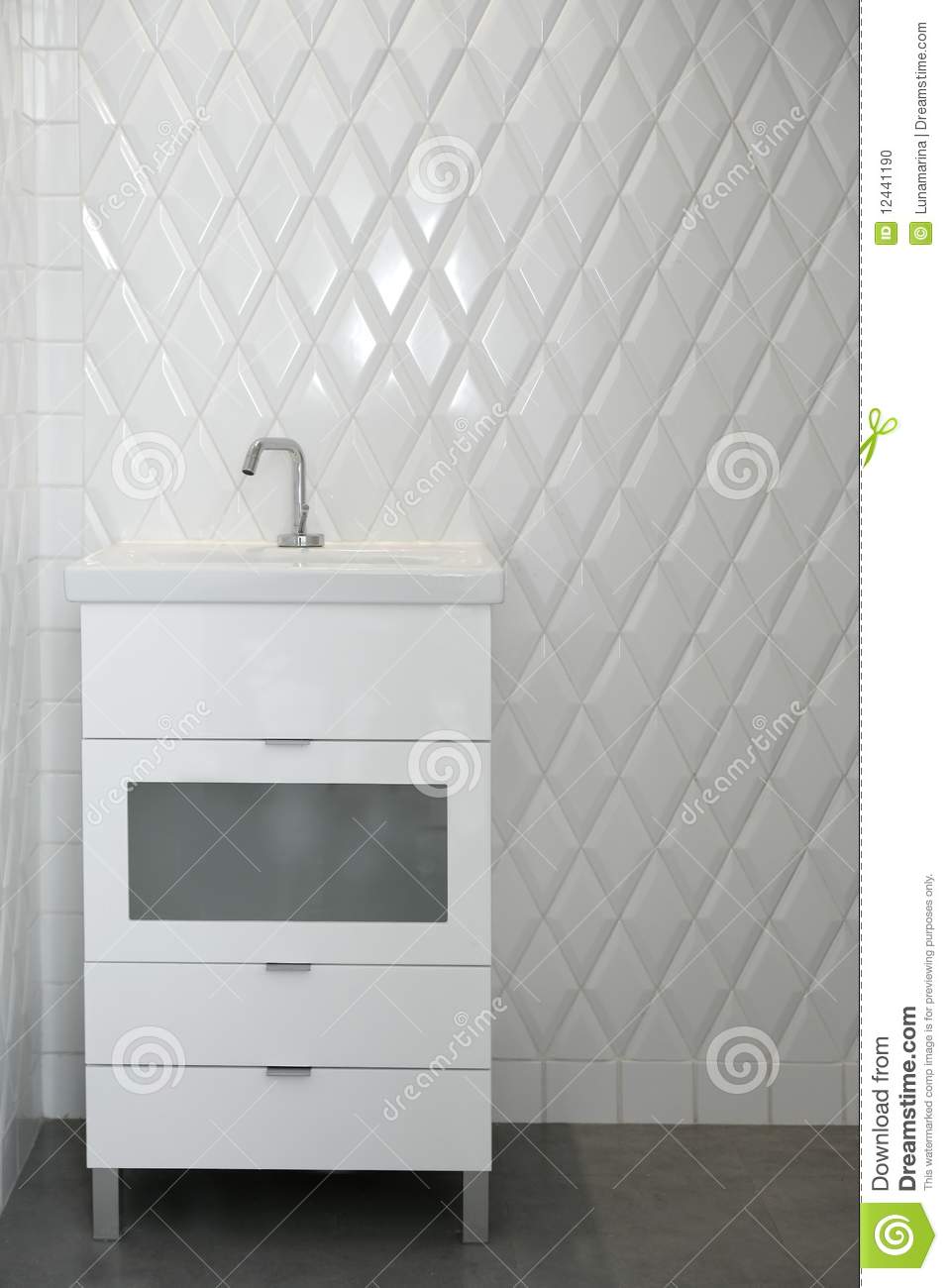 toilet-sink-white-room-diamond-shape-tiles-12441190