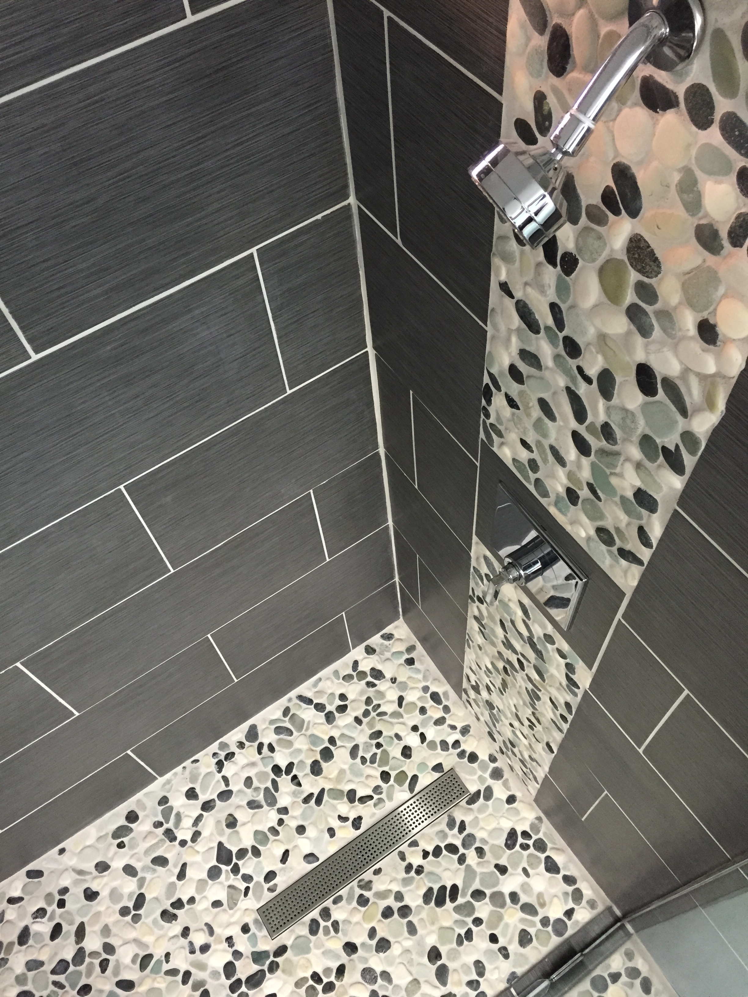 26 Nice Pictures And Ideas Of Pebble Bath Tiles 2019