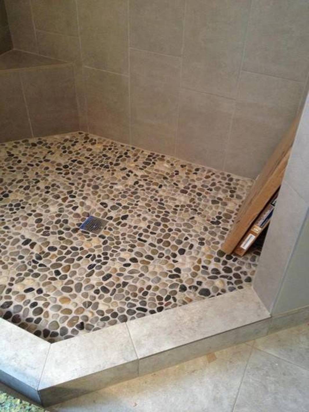 bathroom-shower-stone-pebble-floor