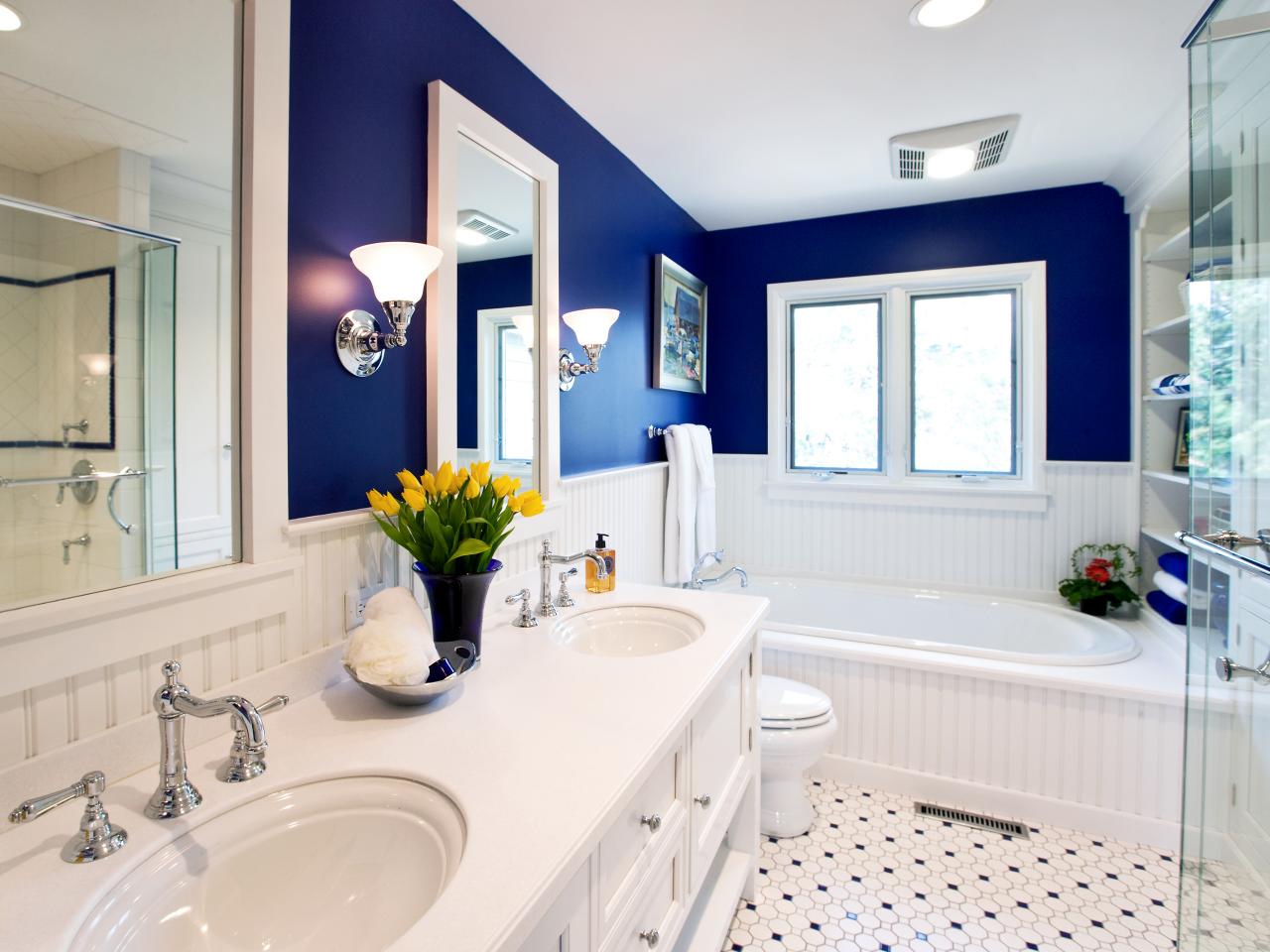 gail-drury-blue-bathtub.jpg.rend.hgtvcom.1280.960