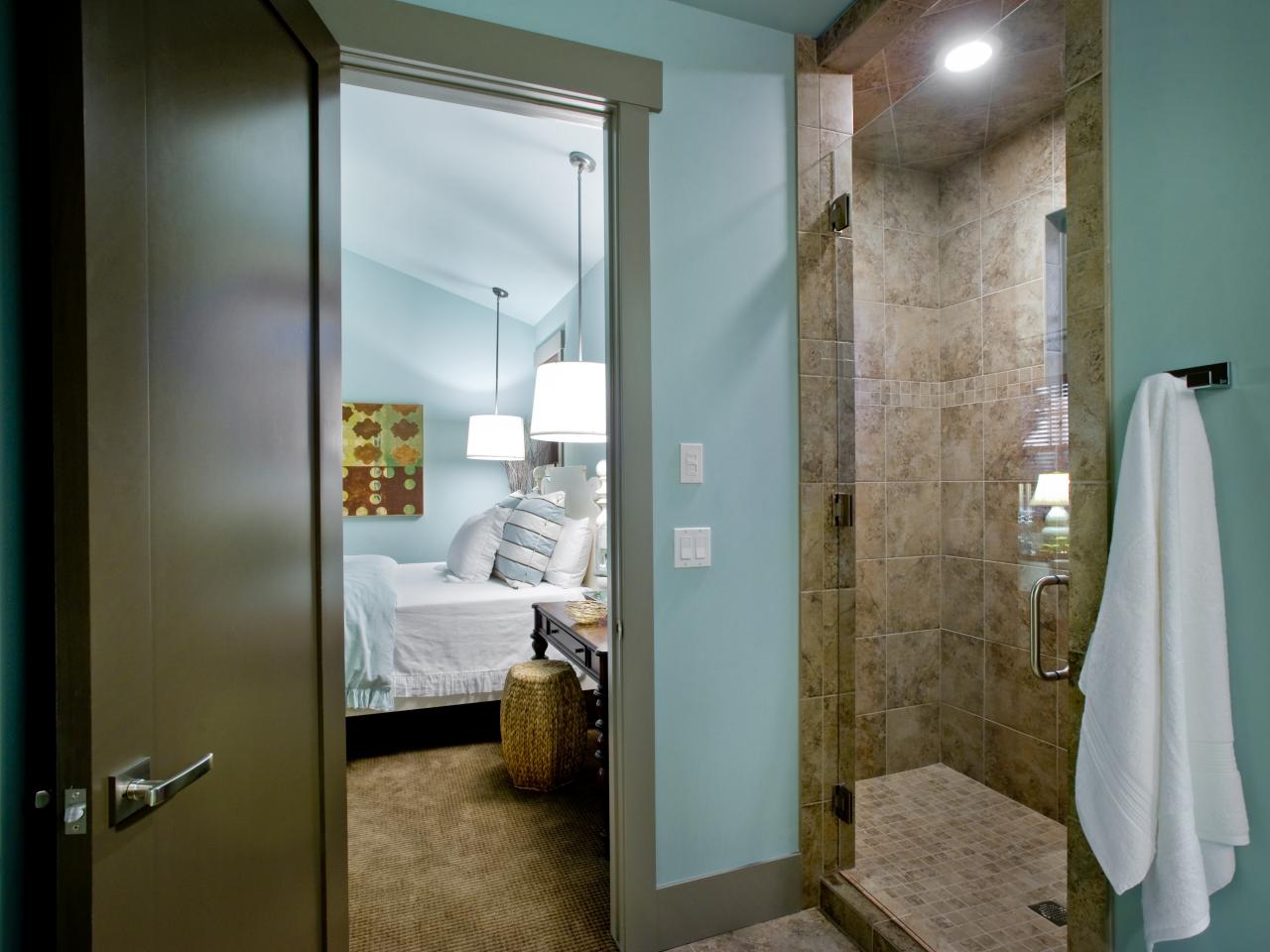 04-DH2012_Guest-Bedroom-1-Bath-Shower_s4x3.jpg.rend.hgtvcom.1280.960