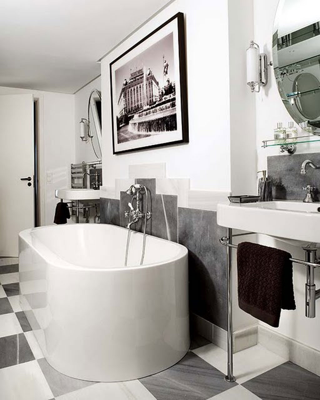 Art-Deco-Bathroom-Designs-With-Bath-Tub-Black-and-White-TIles-also-Picture-Frame-on-Top