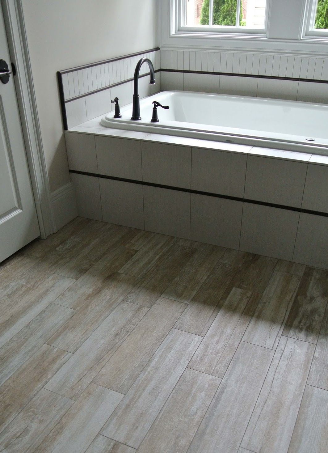 Bathroom-flooring-Ideas-With-Various-Materials-and-Styles-in-addition-to-bathroom-floor-tiles-combined-with-some-decorative-accessories-for-your-Bathroom-design-145