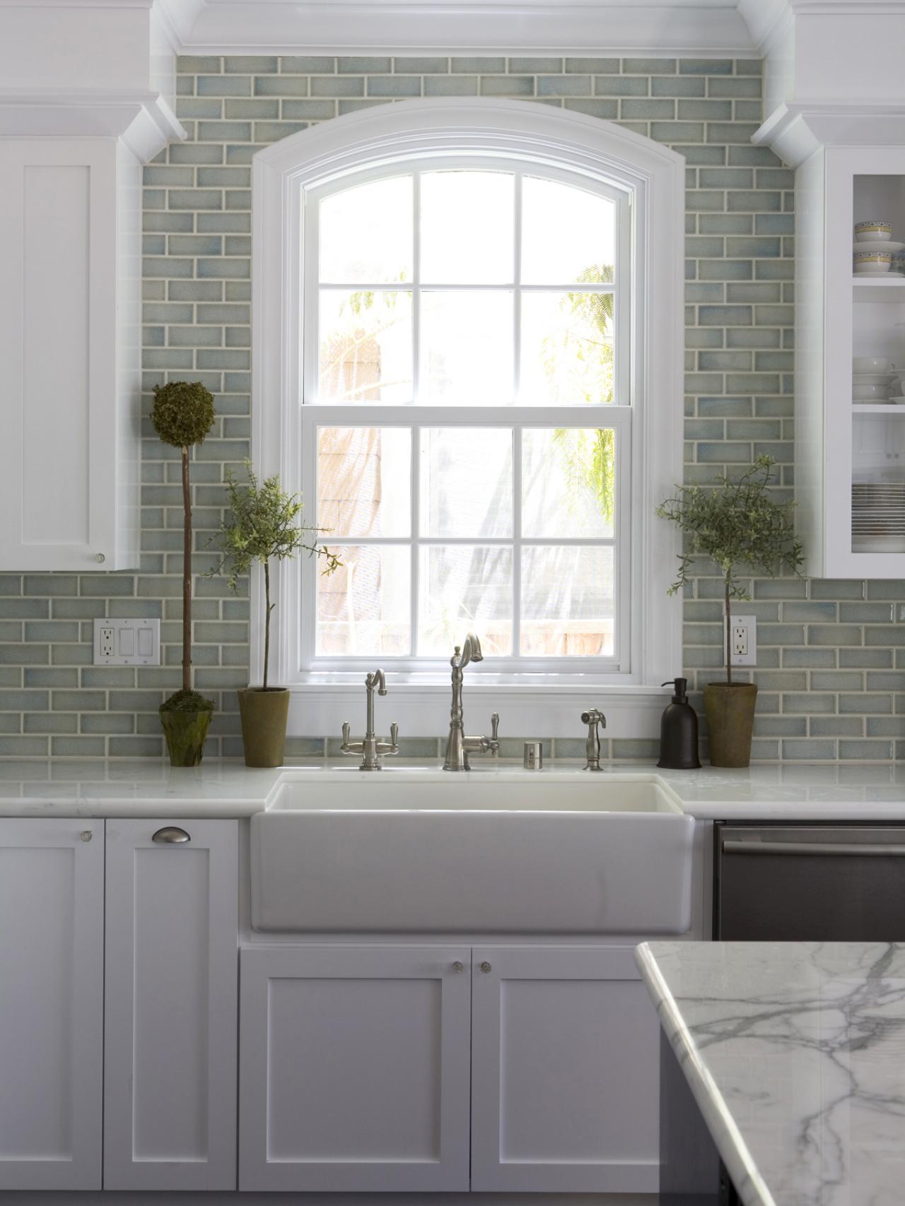 DP_Fiorella-Design-White-Kitchen-Sink_s3x4.jpg.rend.hgtvcom.1280.1707