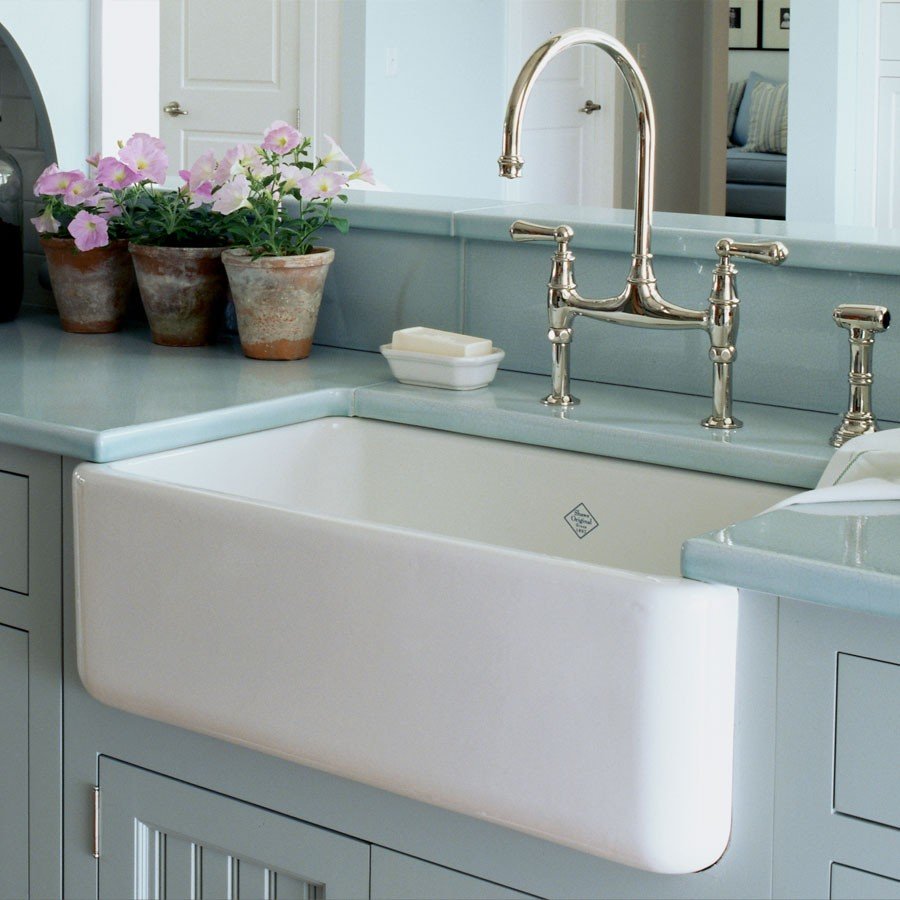 Decorating-farmhouse-bathroom-sink