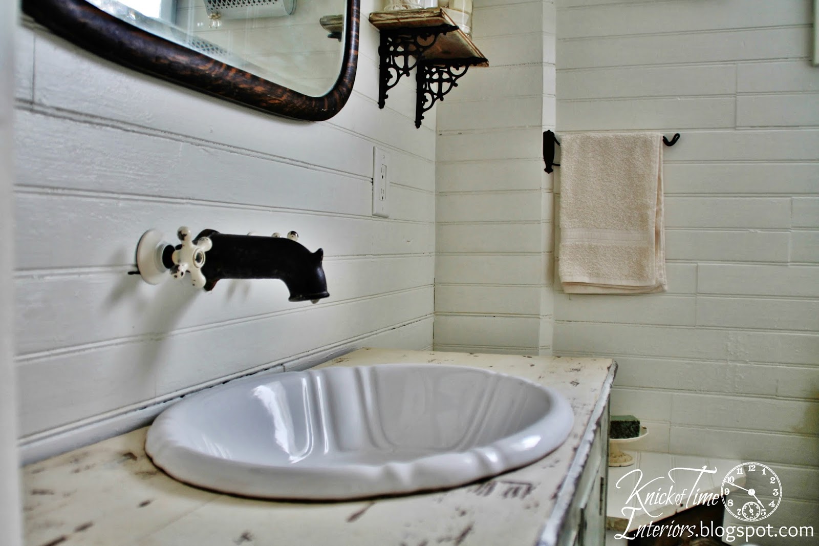 Farmhouse Bathroom (2)