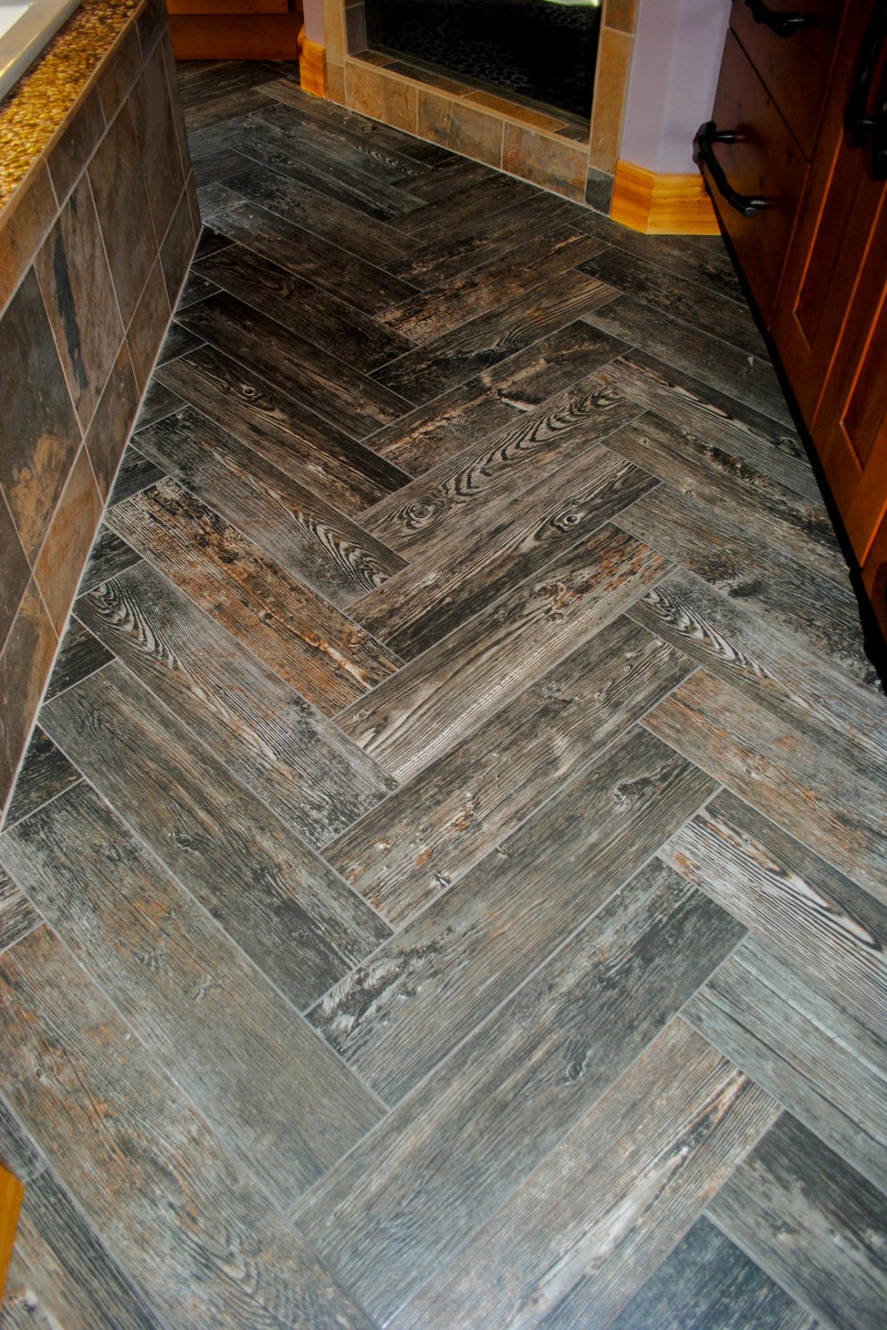 Jessica-Altman_Log-Cabin_Master-Bath-Flooring.jpg.rend.hgtvcom.1280.1920