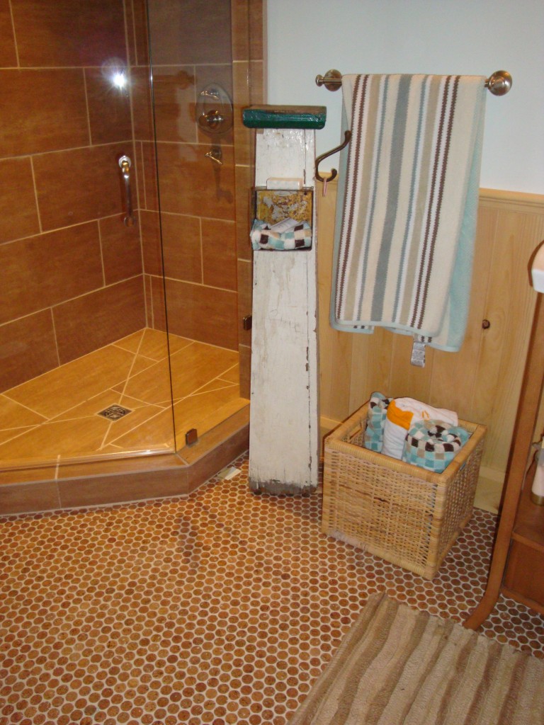 Mosaic-Cork-Floor-Bathroom